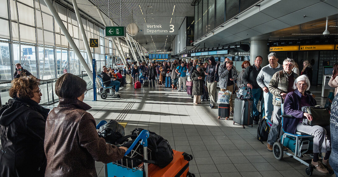 In cijfers: Hoe Schiphol grotendeels stilvalt door de sneeuw